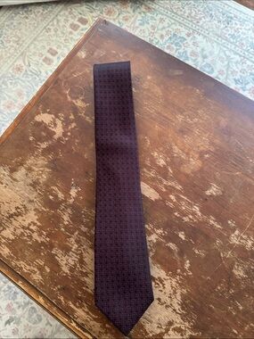 Kenneth Cole Men's Burgundy Micro-Pattern Tie